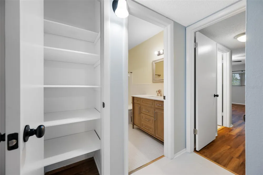 2258 WORLD PARKWAY BOULEVARD W #40 Clearwater, FL 33763