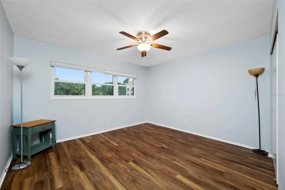 2258 WORLD PARKWAY BOULEVARD W #40 Clearwater, FL 33763