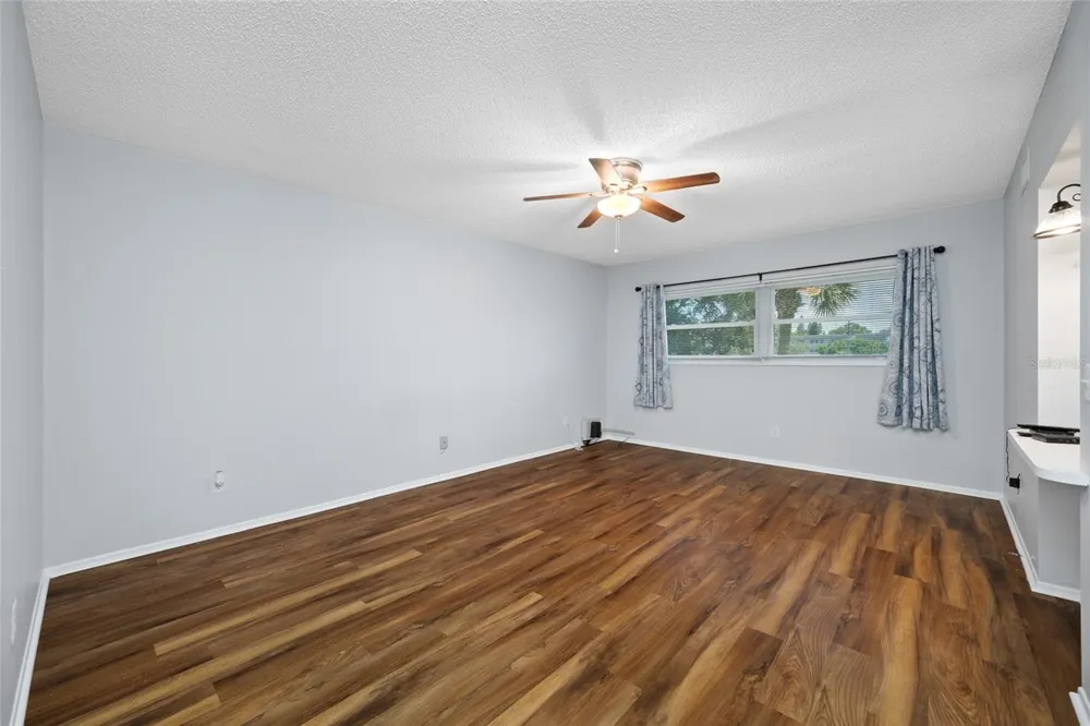 2258 WORLD PARKWAY BOULEVARD W #40 Clearwater, FL 33763