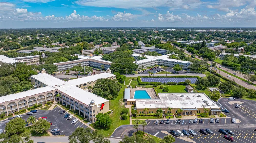 2258 WORLD PARKWAY BOULEVARD W #40 Clearwater, FL 33763