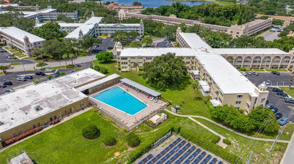 2258 WORLD PARKWAY BOULEVARD W #40 Clearwater, FL 33763