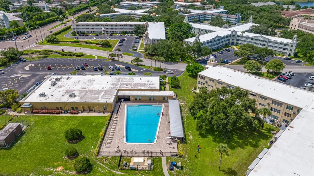 2258 WORLD PARKWAY BOULEVARD W #40 Clearwater, FL 33763