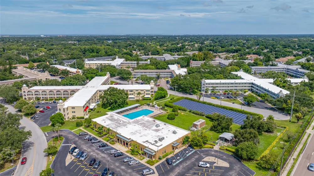 2258 WORLD PARKWAY BOULEVARD W #40 Clearwater, FL 33763