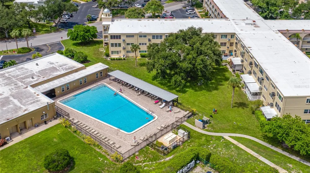 2258 WORLD PARKWAY BOULEVARD W #40 Clearwater, FL 33763