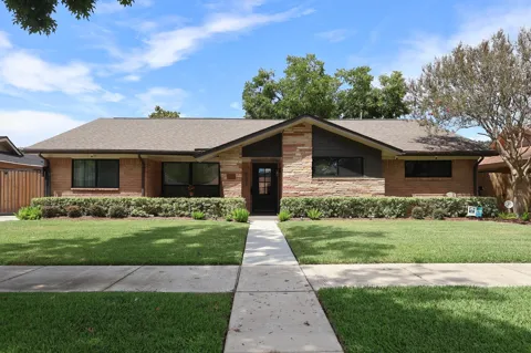4006 Mischire Drive