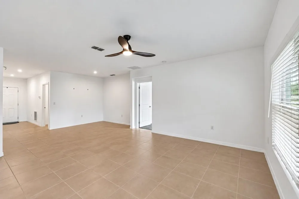 4250 SOUTHERN VISTA LOOP St Cloud, FL 34772