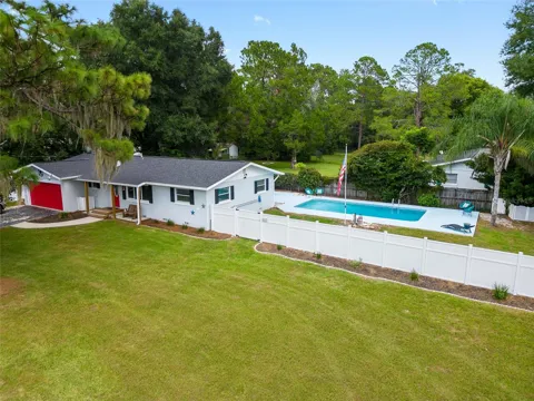 717 NE 39TH COURT