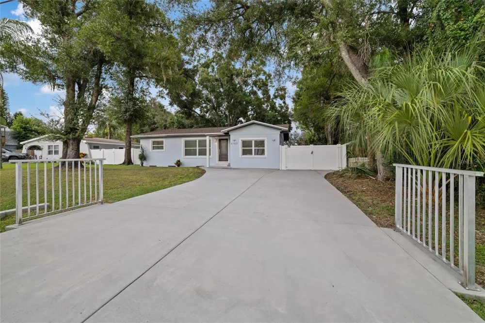 6703 BOULEVARD Tampa, FL 33604