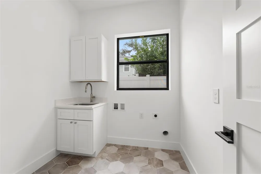 10 W HARVARD STREET Orlando, FL 32804