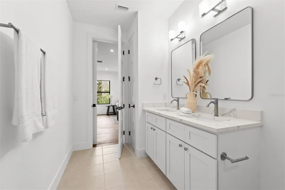 10 W HARVARD STREET Orlando, FL 32804