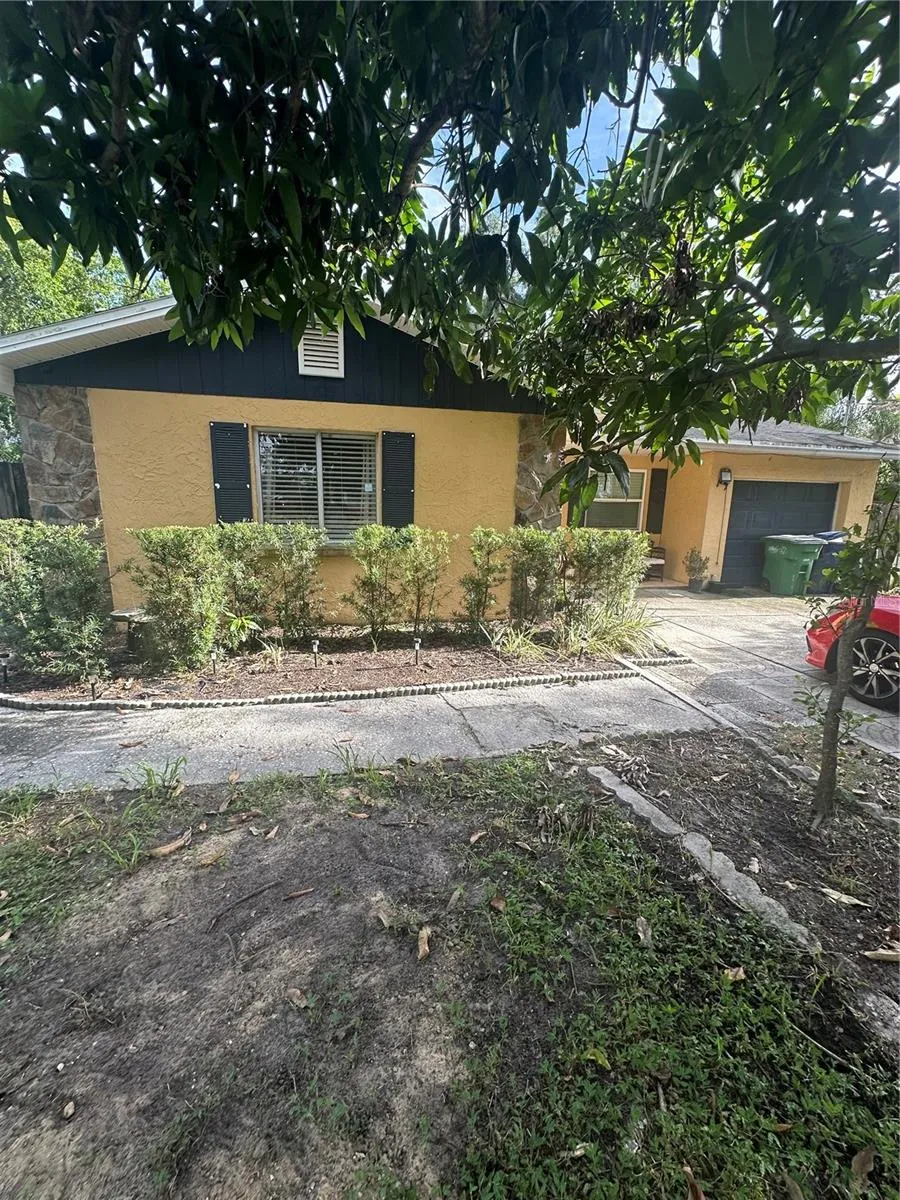 4605 E YUKON STREET Tampa, FL 33617