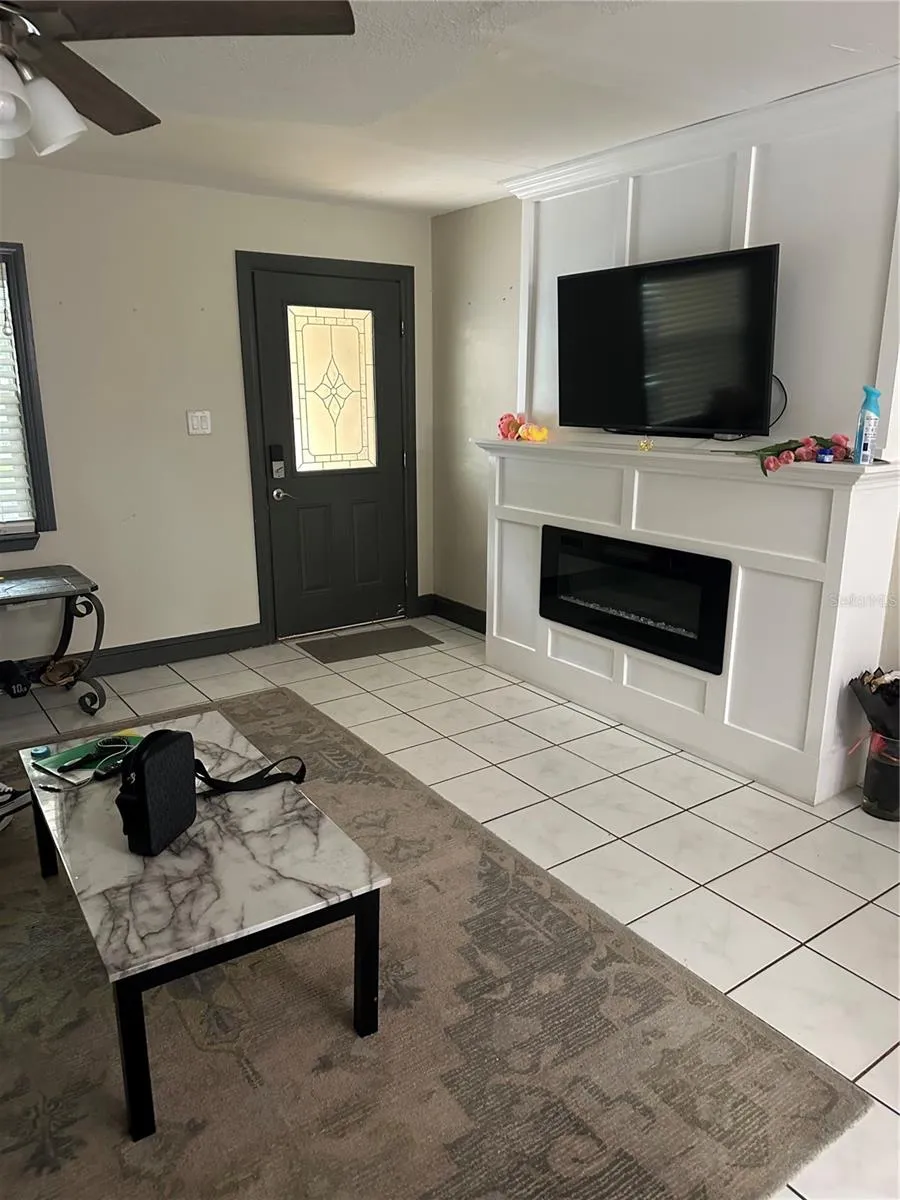 4605 E YUKON STREET Tampa, FL 33617