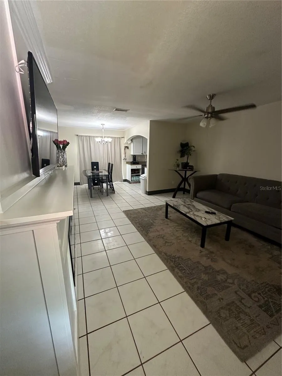 4605 E YUKON STREET Tampa, FL 33617
