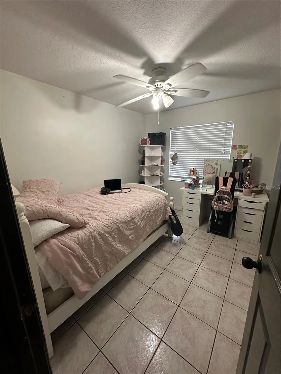 4605 E YUKON STREET Tampa, FL 33617