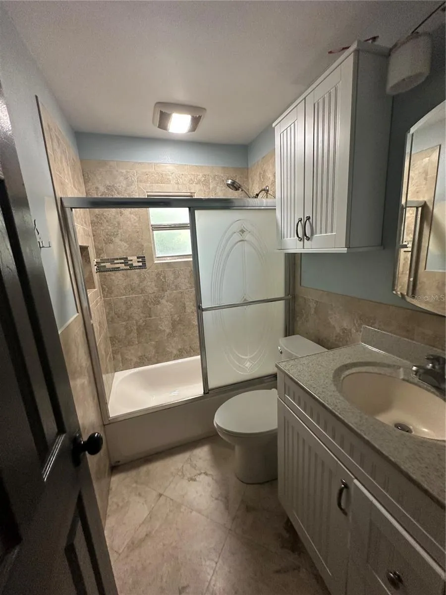 4605 E YUKON STREET Tampa, FL 33617