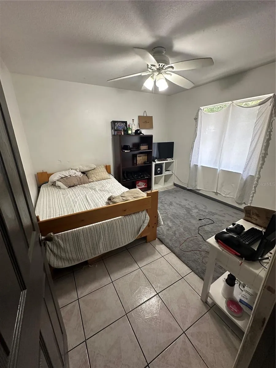 4605 E YUKON STREET Tampa, FL 33617