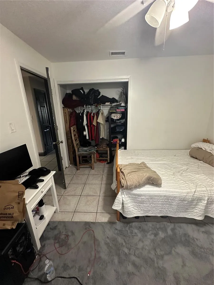 4605 E YUKON STREET Tampa, FL 33617