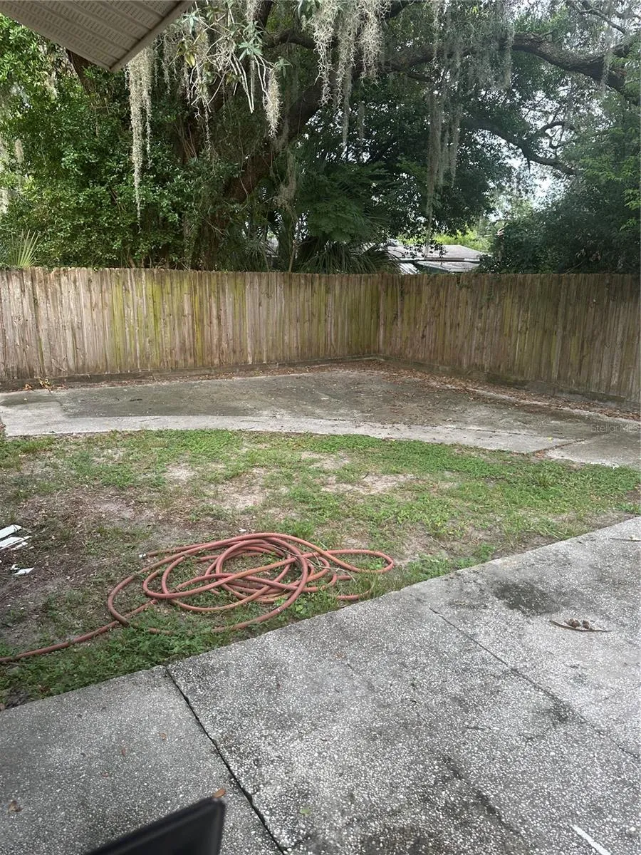 4605 E YUKON STREET Tampa, FL 33617