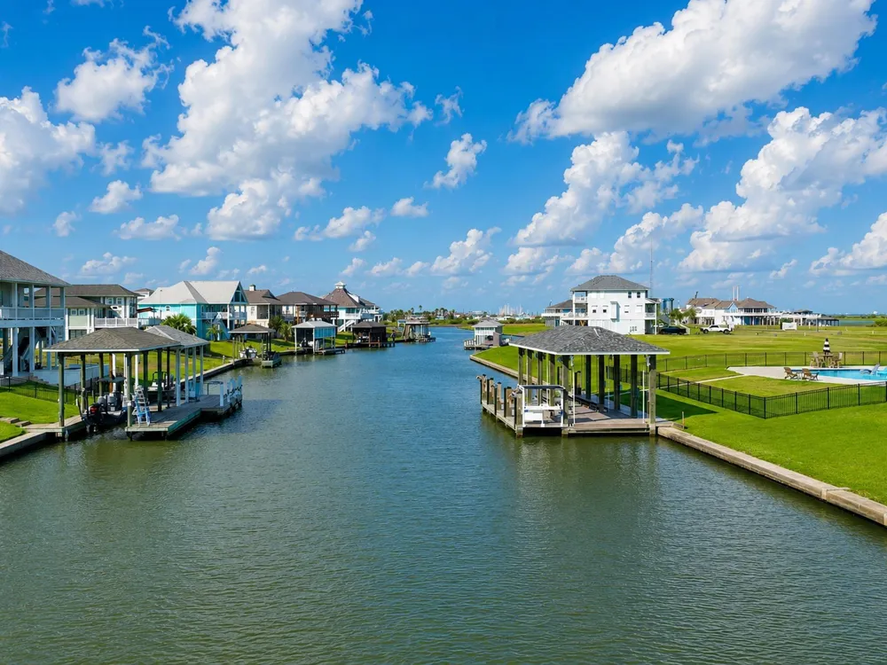 1909 Laguna Harbor Estate Boulevard Port Bolivar, TX 77650