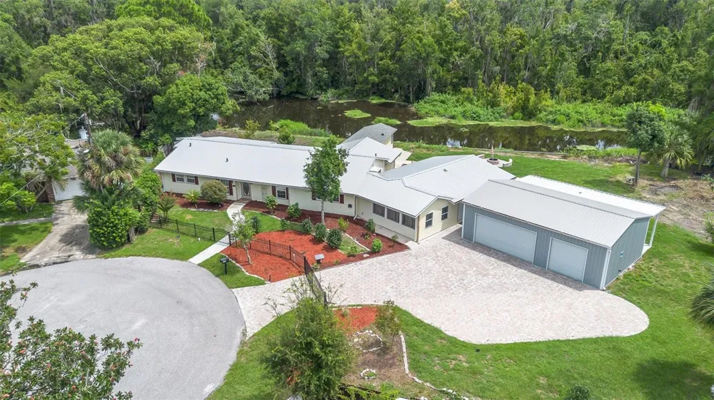 507 PHYLLIS CIRCLE Eustis, FL 32726