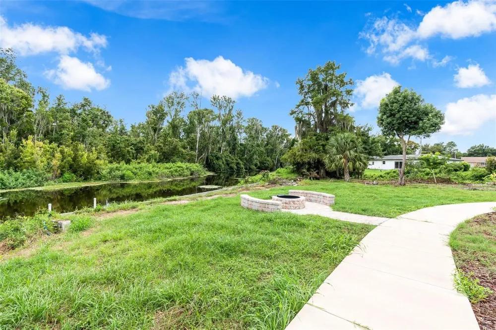 507 PHYLLIS CIRCLE Eustis, FL 32726