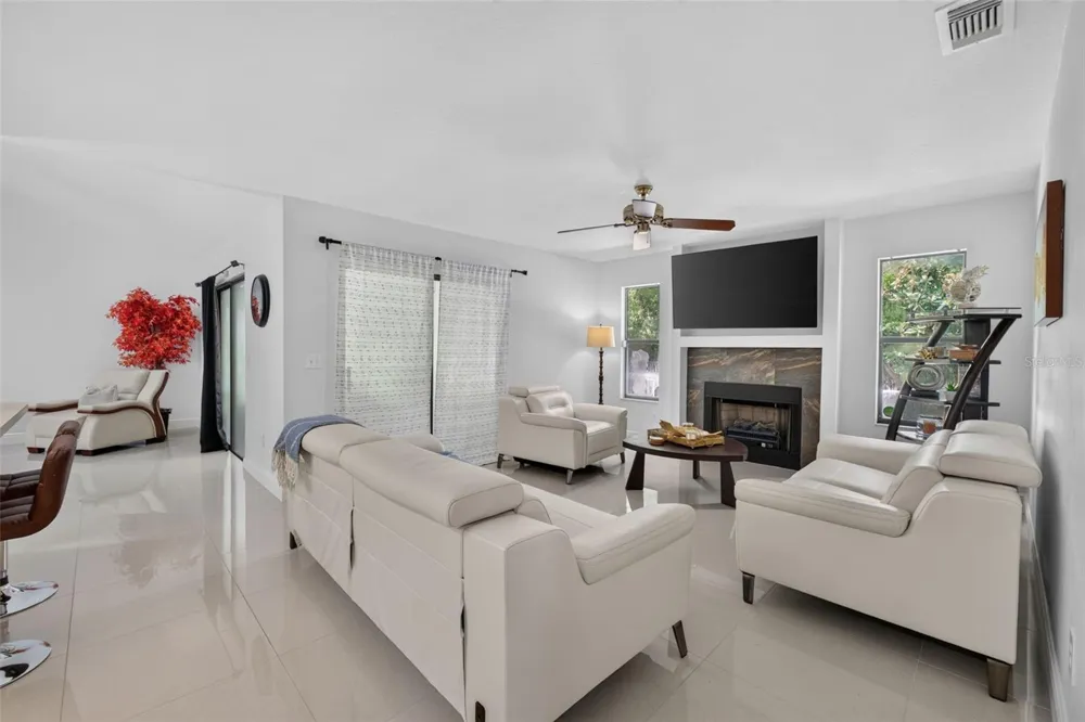 2144 MAJESTIC WOODS BOULEVARD Apopka, FL 32712