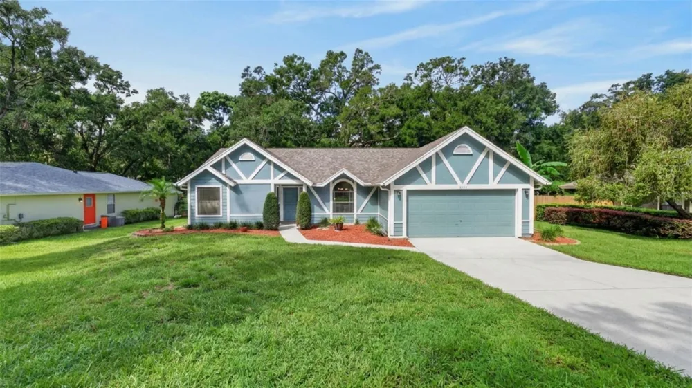 2144 MAJESTIC WOODS BOULEVARD Apopka, FL 32712