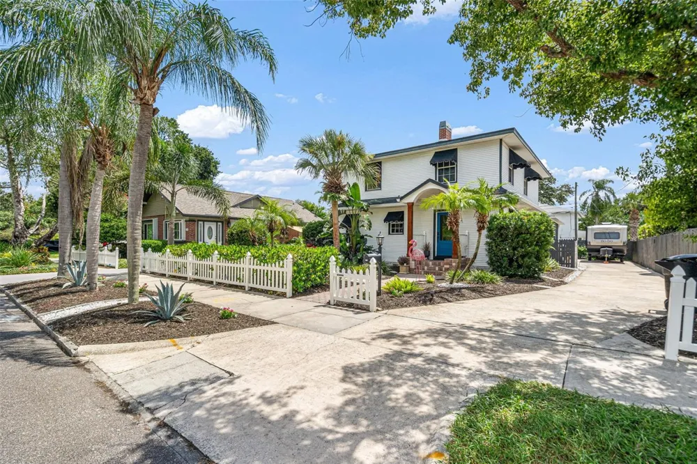 1350 26TH AVENUE St Petersburg, FL 33704