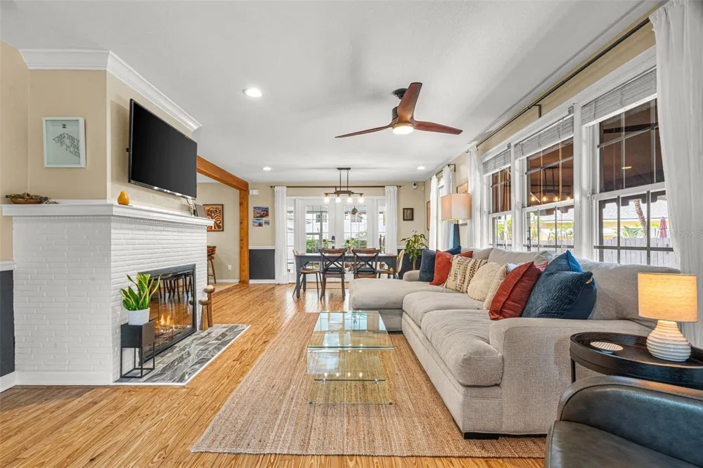 1350 26TH AVENUE St Petersburg, FL 33704