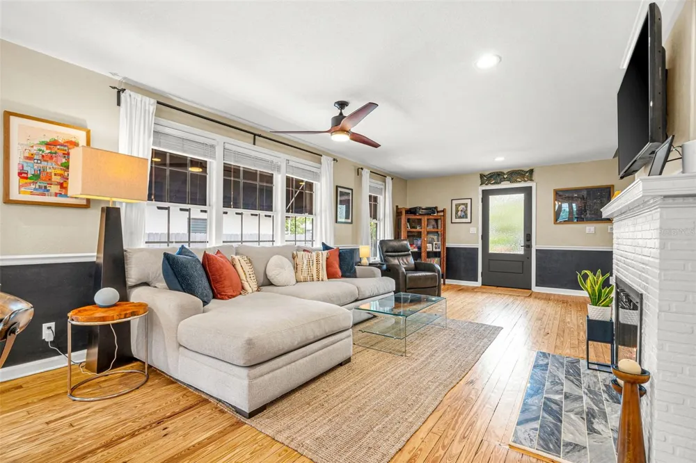 1350 26TH AVENUE St Petersburg, FL 33704