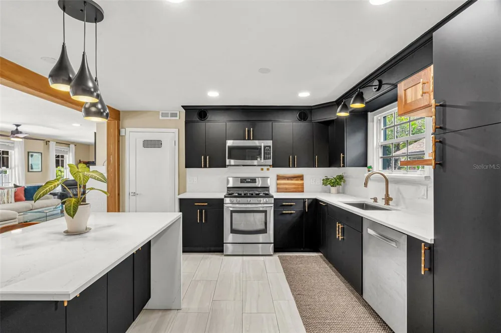 1350 26TH AVENUE St Petersburg, FL 33704