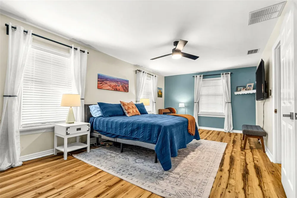 1350 26TH AVENUE St Petersburg, FL 33704