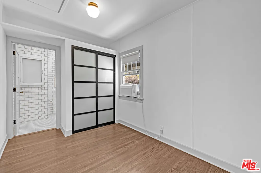 30 Fleet Street Venice, CA 90292