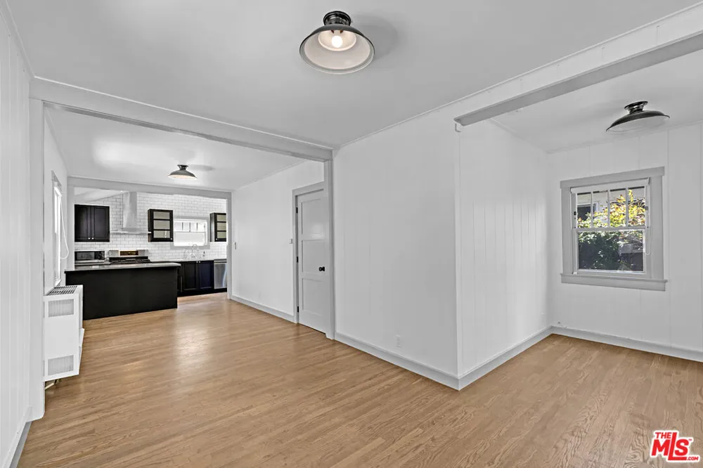 30 Fleet Street Venice, CA 90292