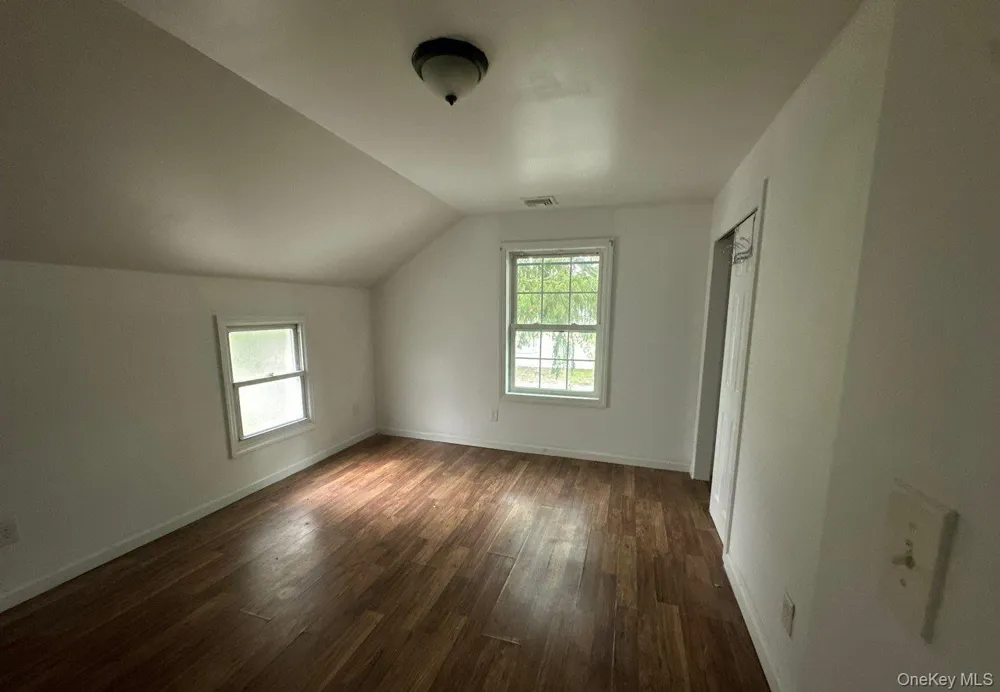 54 Oneill Avenue Bay Shore, NY 11706