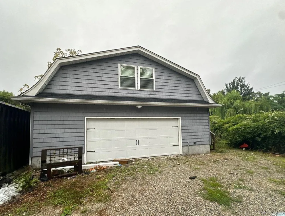54 Oneill Avenue Bay Shore, NY 11706