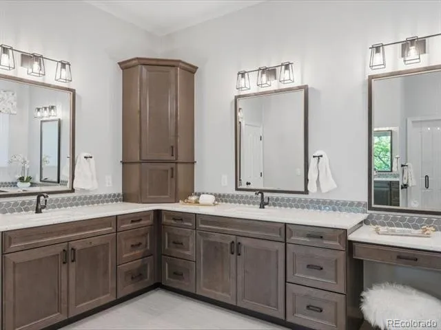 6570 S Ames Court Littleton, CO 80123