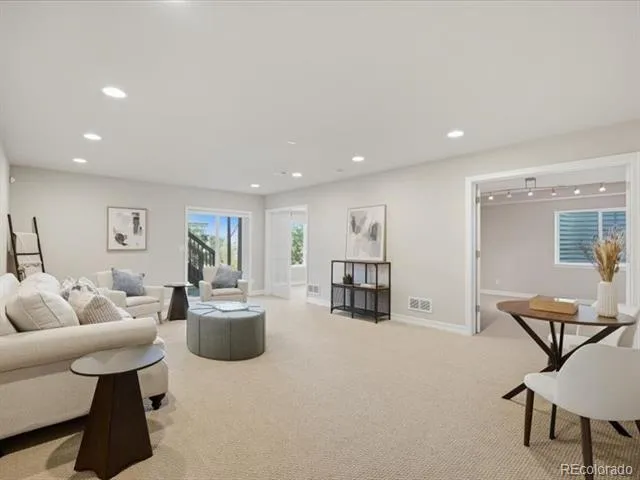 6570 S Ames Court Littleton, CO 80123