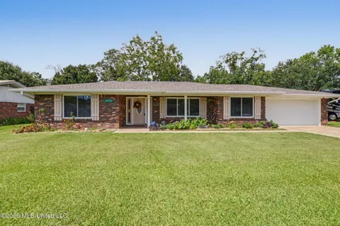 15290 Parkwood Drive