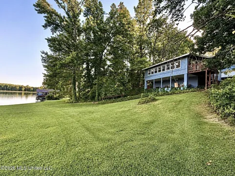 318 Lake Shore Drive