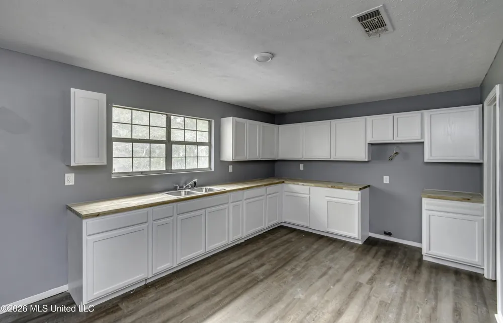 122 Hull Drive Magee, MS 39111