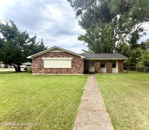 33 Trailwood Circle