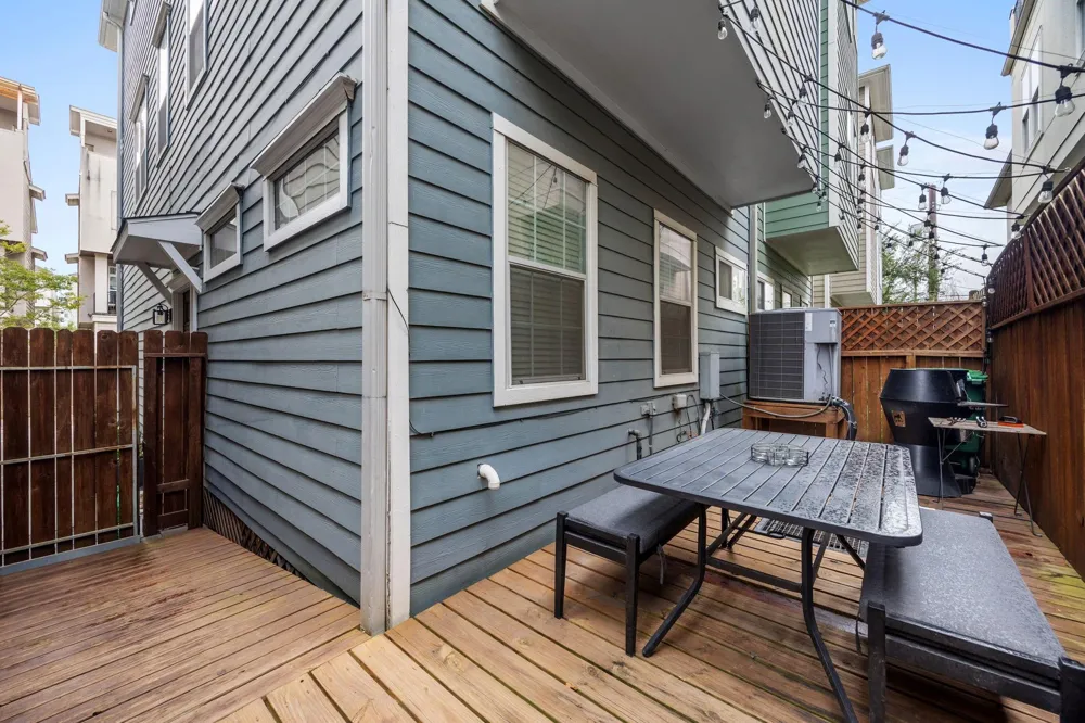 1331 W 24th Street #D Houston, TX 77008