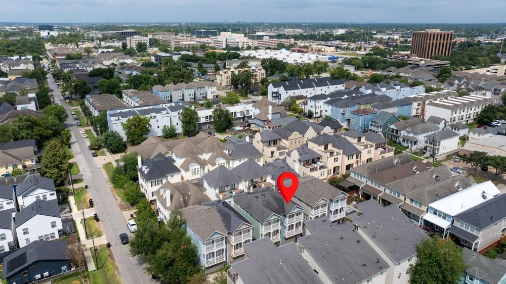 1331 W 24th Street #D Houston, TX 77008