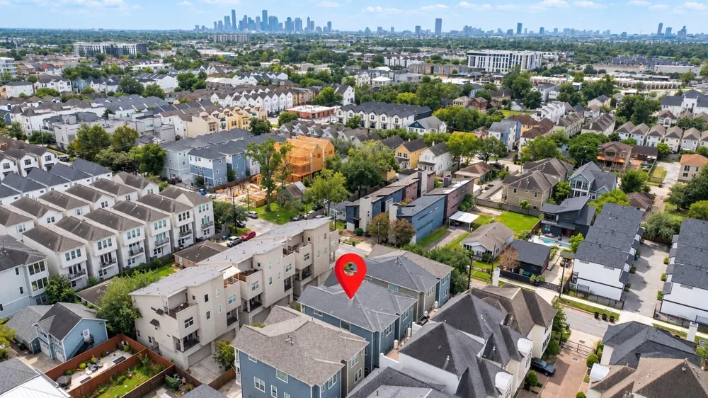 1331 W 24th Street #D Houston, TX 77008
