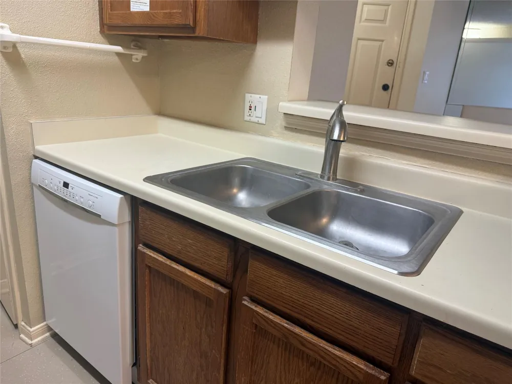 2121 Hepburn Street #407 Houston, TX 77054