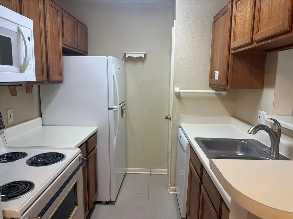 2121 Hepburn Street #407 Houston, TX 77054