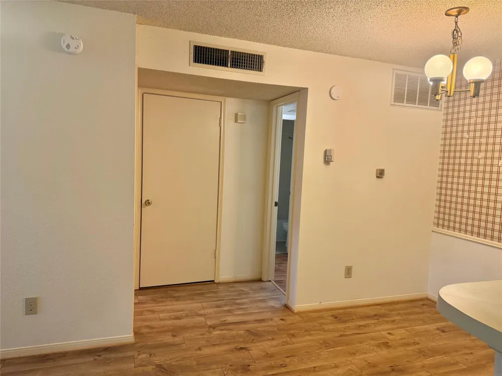 2121 Hepburn Street #407 Houston, TX 77054
