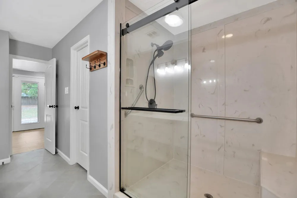 11 Bitterwood Court The Woodlands, TX 77381