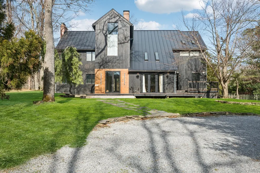 191 Bull Path East Hampton, NY 11937